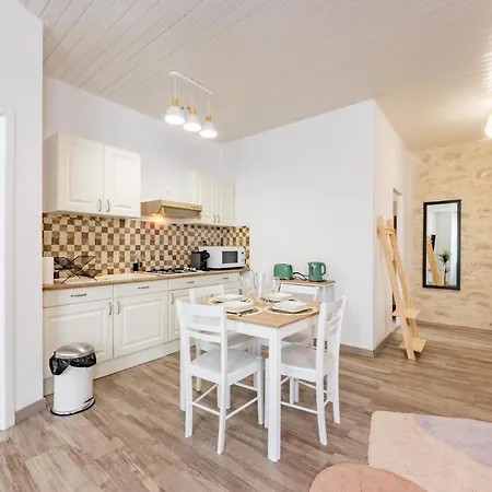 Quercy Blanc Coeur De Village Parking Facile Apartmán