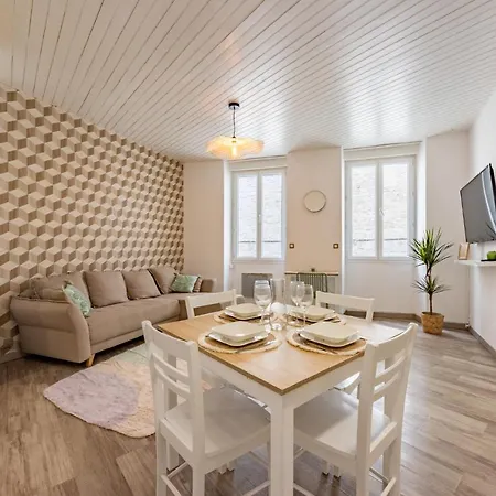 Quercy Blanc Coeur De Village Parking Facile Montaigu-de-Quercy