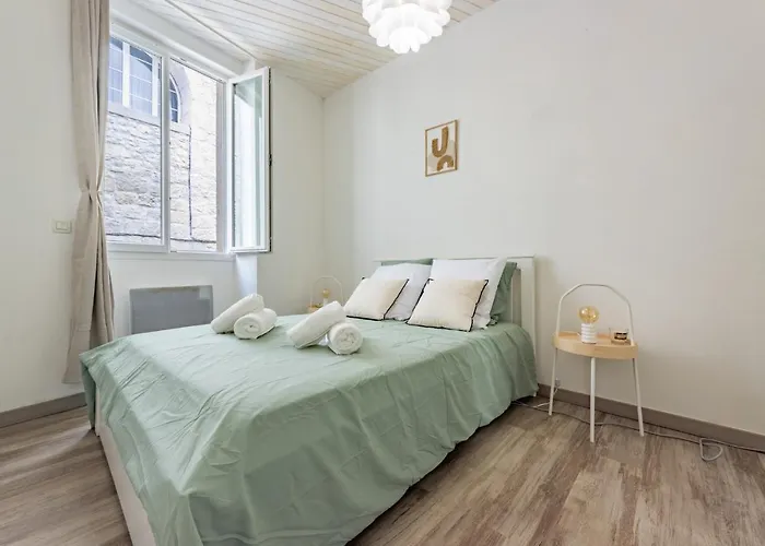 Quercy Blanc Coeur De Village Parking Facile * Montaigu-de-Quercy